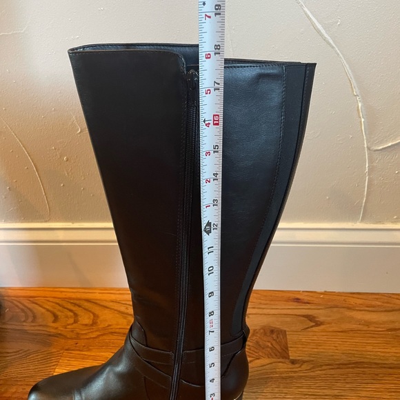 Liz Claiborne women’s black boots with gold size 11 - Picture 5 of 7